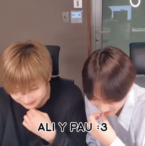 Ali And Pau 3 GIF