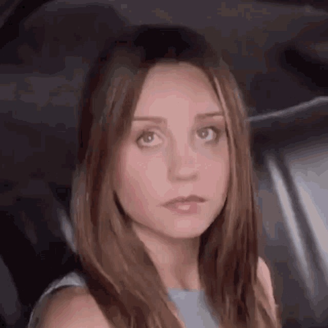 Amanda Bynes Chin Up GIF