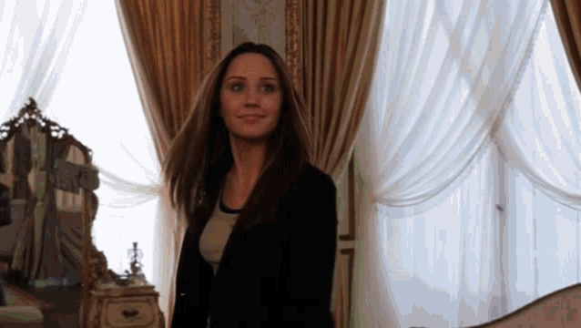 Amanda Bynes Kelly Preston GIF