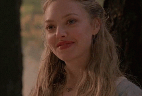 Amanda Seyfried Sophie Smile GIF