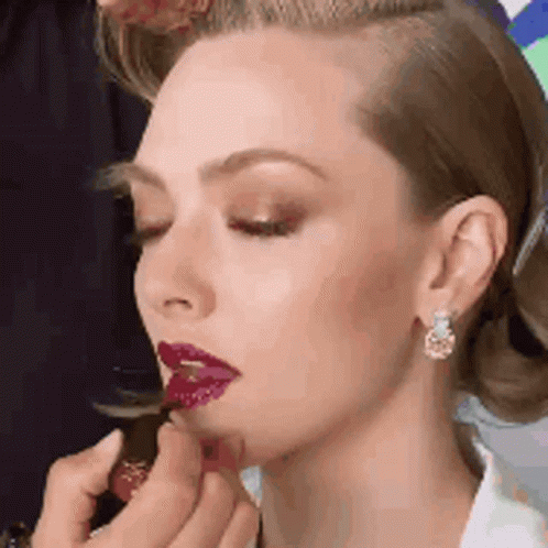 Amanda Seyfried Wink Red Lipstick GIF