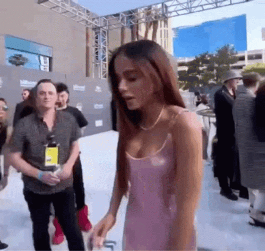 Anitta Walking Away Awards Night GIF