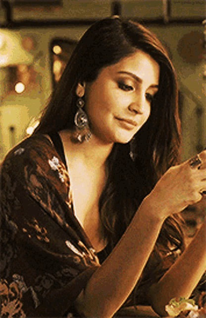 Anushka Sharma Gif GIF