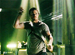 Archery Master Stephen Amell Arrow Series GIF