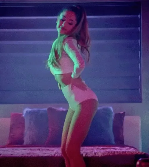 Ariana Grande Hot