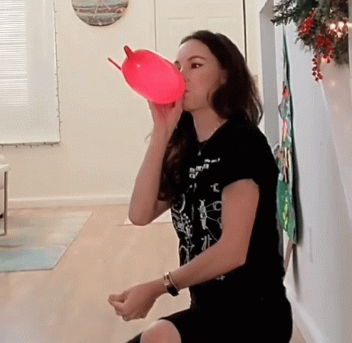 Balloon Pop Emily Wonder Lab Scared GIF