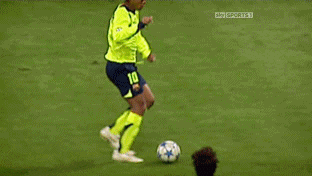 Barcelona Futbol Incredible Footwork Dodging Enemy GIF