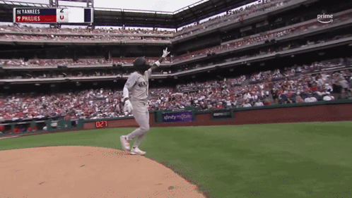 Baseball Game Yankees Vs Cubs GIF