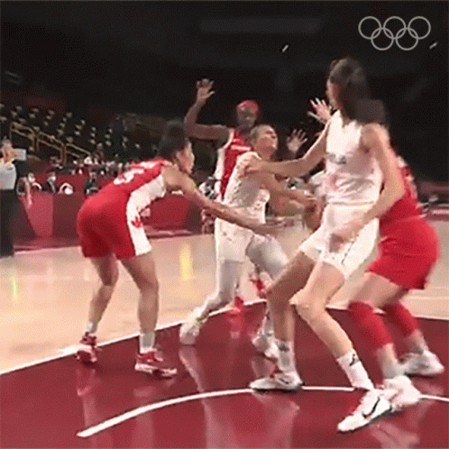 Basketball No Look Pass Olympics GIF