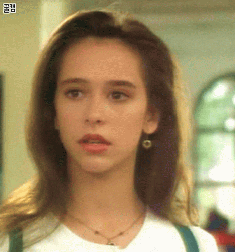 Beautiful Young Jennifer Love Hewitt GIF