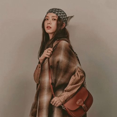 Beige Aesthetic Jisoo Hyunsik GIF