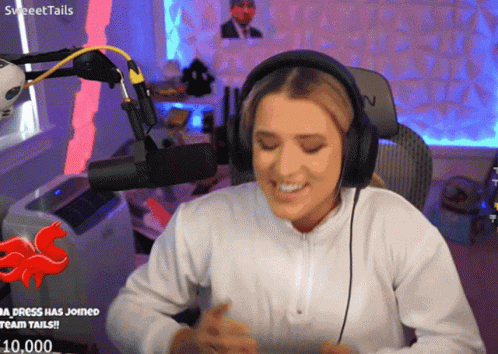 Berries And Cream Female Streamer Clapping GIF