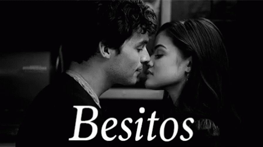 Besitos Couples Relationship GIF