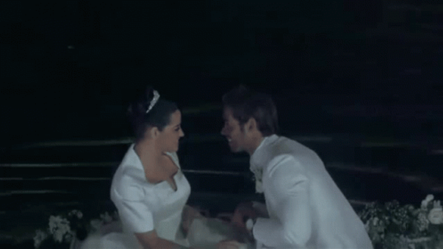 Besos De Buenas Noches Amor GIF