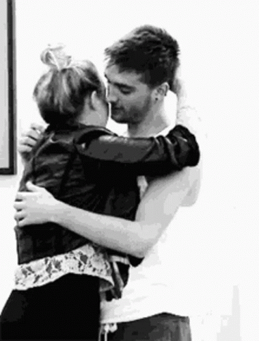 Besos De Novios 379 X 498 Gif GIF