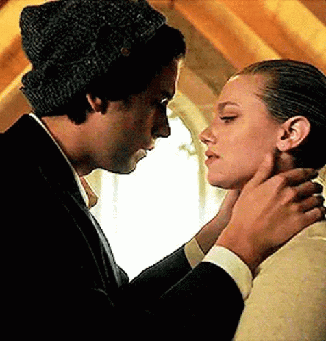 Besos Romanticos 476 X 498 Gif GIF