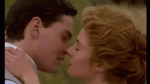 Besos Romanticos 498 X 280 Gif GIF