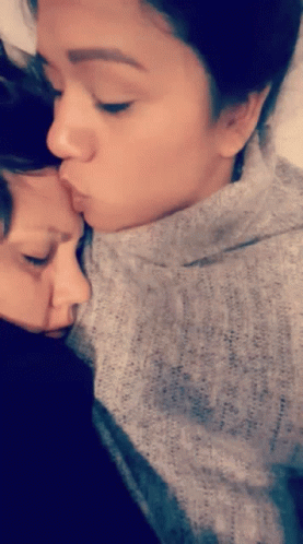 Besos Y Abrazos 277 X 498 Gif GIF