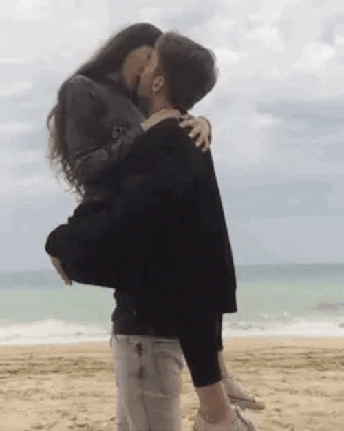 Besos Y Abrazos GIF