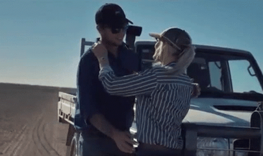 Besos Y Abrazos GIF
