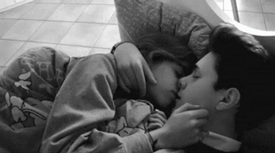 Besos Y Abrazos GIF