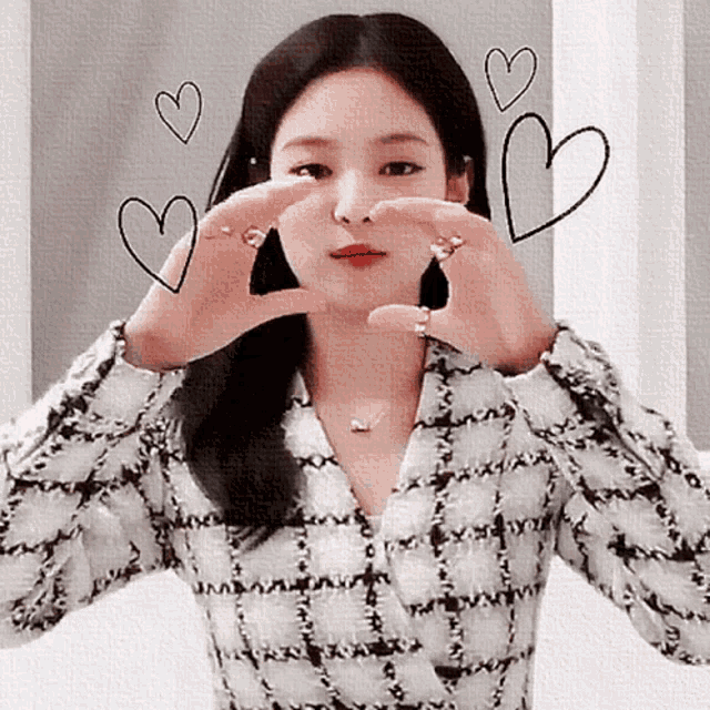 Blackpink Jennie Kim Hand Hearts GIF