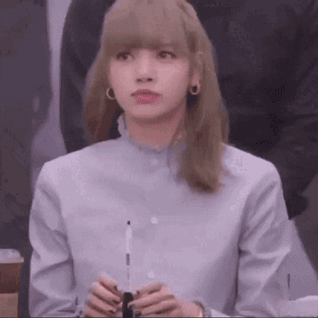 Blackpink Lisa Listening GIF