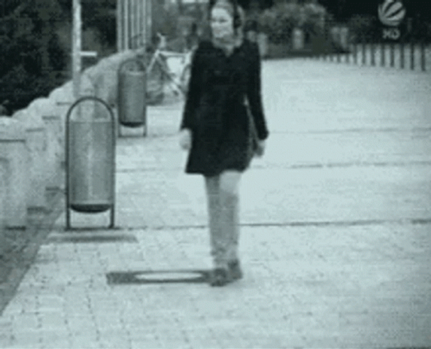 Bow Chicka Wow Wow Lady Slapping A Man GIF