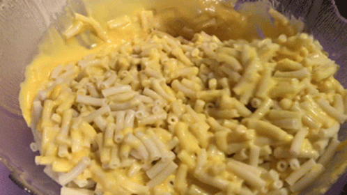 Bowl of Macaroni and Cheese With Sauce