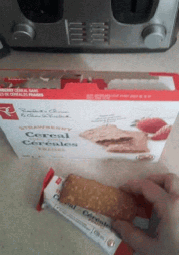Box of Strawberry Cereal Bars
