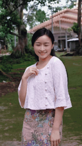 Burma Asian Beauty Pose GIF