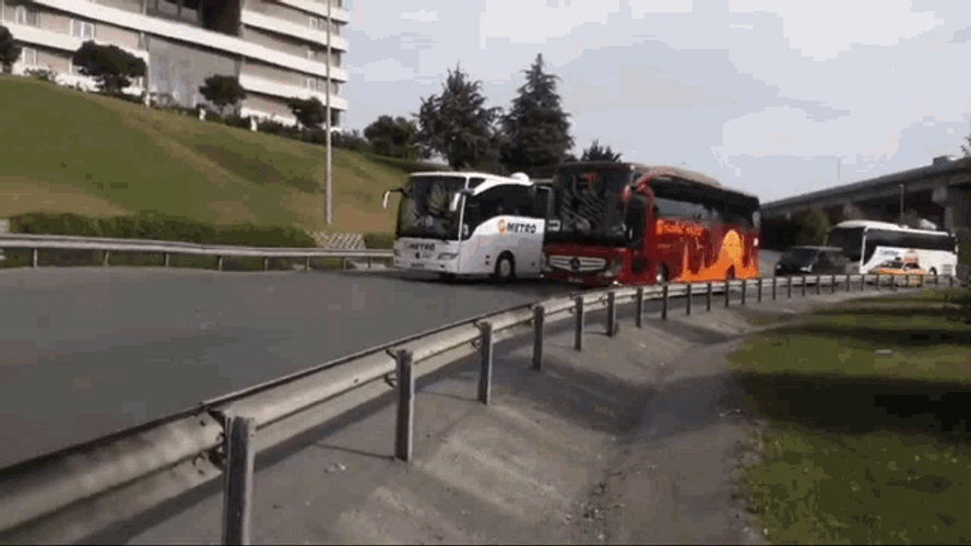 Bus Fast Racing Overtake Istanbul GIF