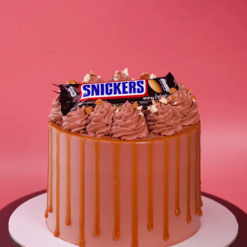 Cake With Snickers Bar