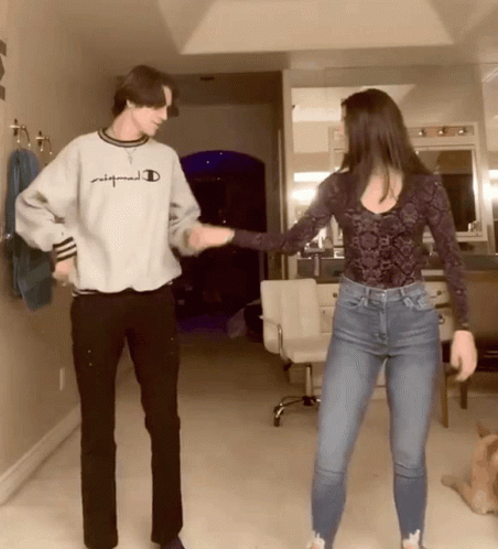 Charli D'amelio Chase Hudson Dancing GIF