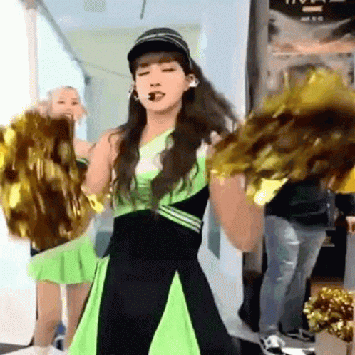Stayc Yoon Cheer Dance GIF