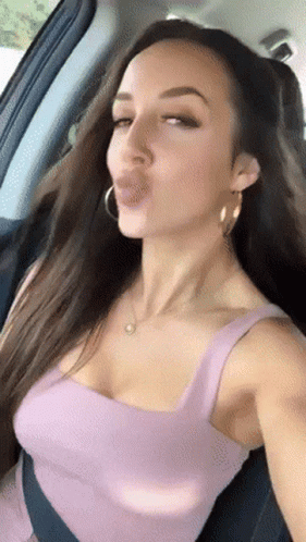 Chelsea Green Sweet Lip Snout GIF