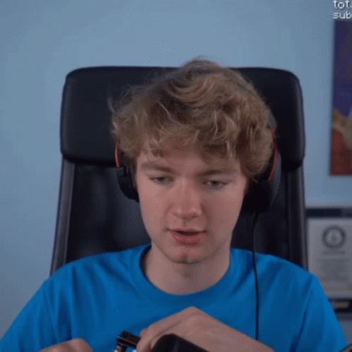 Chilling Tommyinnit Sweet Smile GIF