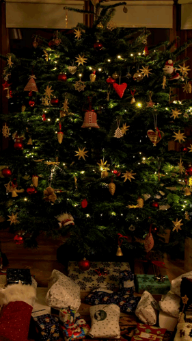 Christmas Tree Saying When You Wake Up Christmas Morning