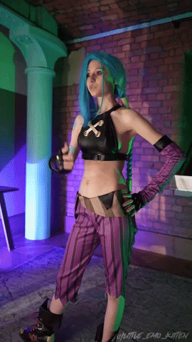 Cosplay Of Arcane Jinx GIF