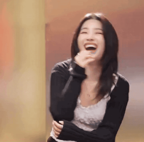 Cracking Up Gidle Jeon Soyeon GIF