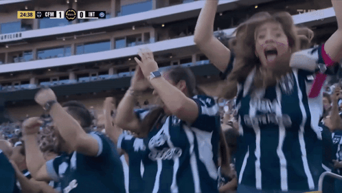Crowd Cheering in Stadium Score 0 to 0