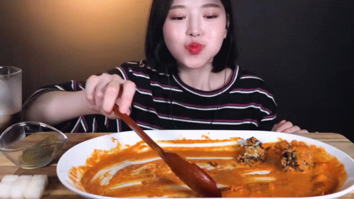 Korean Mukbang Finishing Big Plate Of Curry GIF