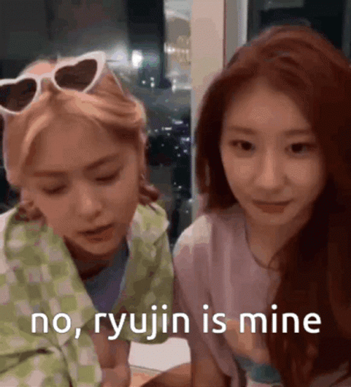 Cute Korean Couple Ryujin Is Mine  GIF