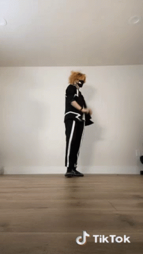 Denki 281 X 498 Gif GIF