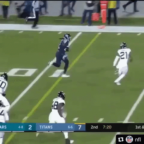 Derrick Henry Stiff Arm So Fast GIF
