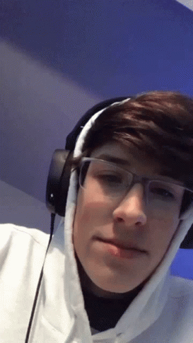 Dwolf Throwing Up GIF