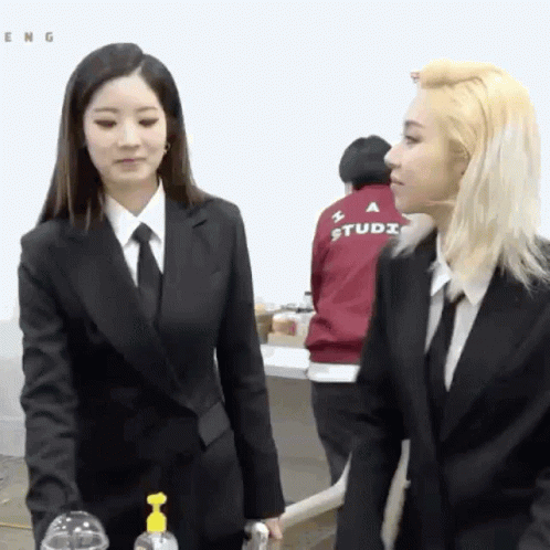 Egirldahyun Sana GIF