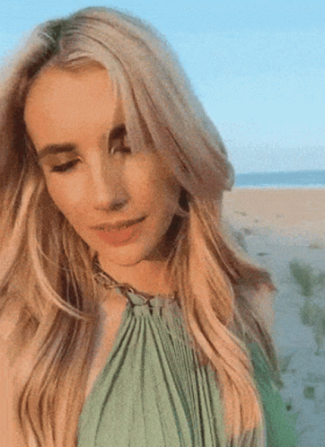 Emma Roberts Cute Smile GIF