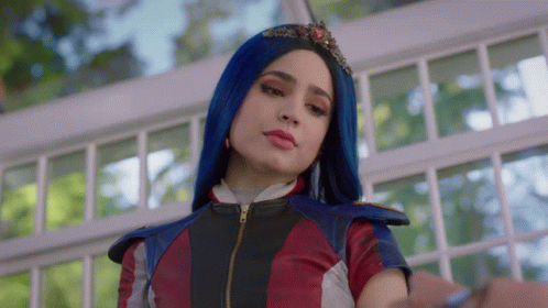 Evie Descendants 3 Doug Love Kiss GIF