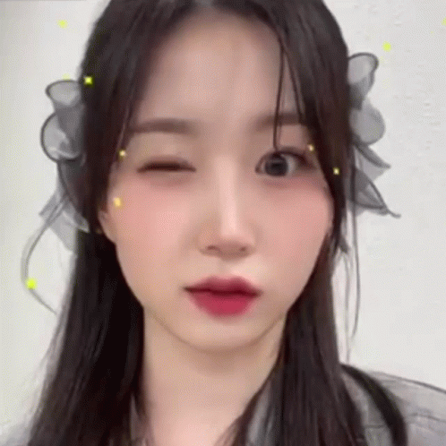 Eye Twitching Haewon Nmixx GIF